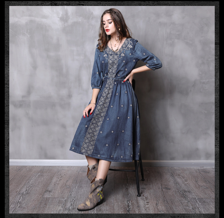 Vintage Denim Dress 2018 Women V-neck Half Sleeve Autumn New Elastic Waist A-line embroidery Cotton Midi Dresses