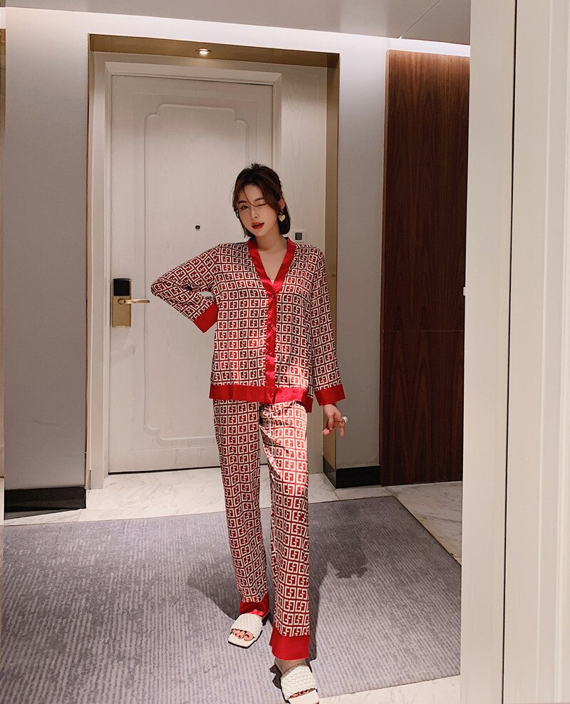 Luxury Cross Letter Print Silk Pajamas Set Sleepwear JKP4604