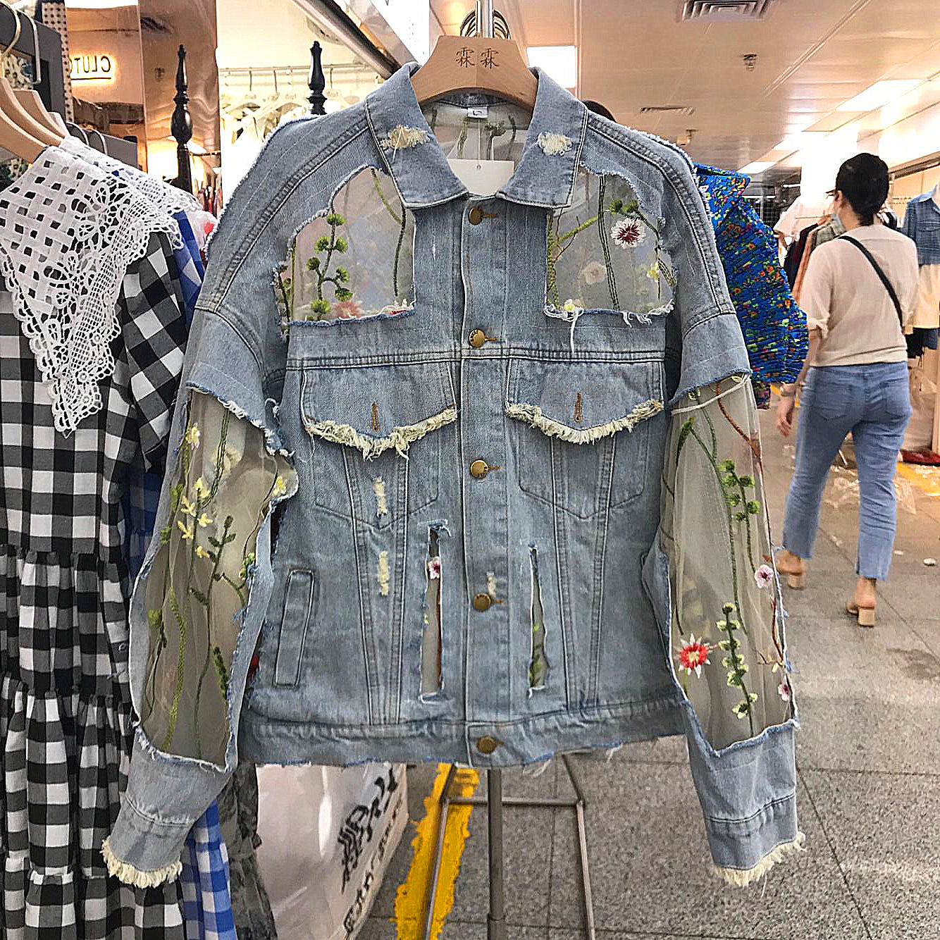 Chaquetas Mujer Summer Streetwear Embroidery Lace Patchwork Sexy Denim Jacket Women Frayed Tassel Loose Jeans Coat Plus Size 3XL Chaquetas Mujer Summer Streetwear Embroidery Lace Patchwork Sexy Denim Jacket Women Frayed Tassel Loose Jeans Coat Plus Size 3XL