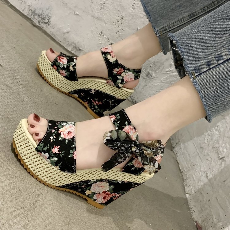 INS Hot Lace Leisure Women Wedges Heeled Women Shoes 2021 Summer Sandals Party Platform High Heels Shoes Woman INS Hot Lace Leisure Women Wedges Heeled Women Shoes 2021 Summer Sandals Party Platform High Heels Shoes Woman